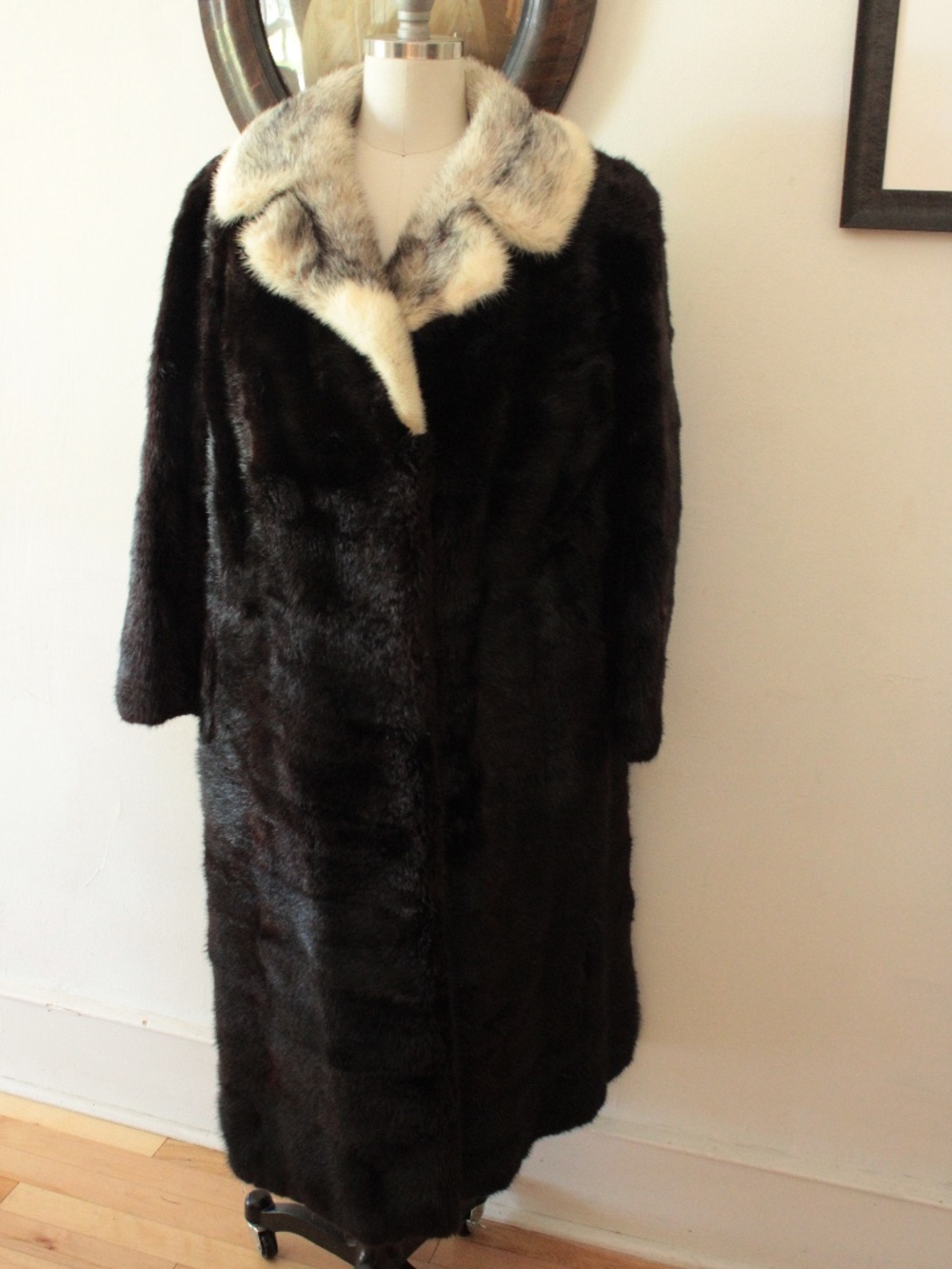 1950's Vintage Black Beaver Fur and Arctic Fox Women's Winter Coat